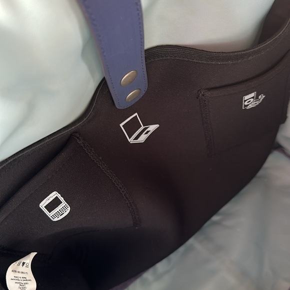 Lululemon bag - for gym, office, a weekend bag or even a cool diaper bag! - Picture 3 of 8